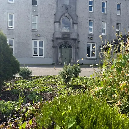 Iec Campus For Groups