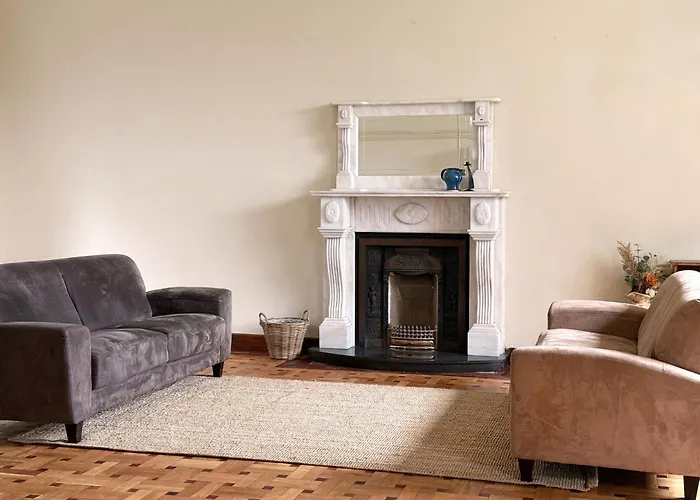 Iec Campus For Groups Villa Kanturk