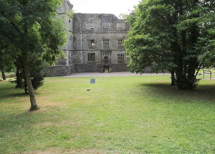 Iec Campus For Groups Villa Kanturk
